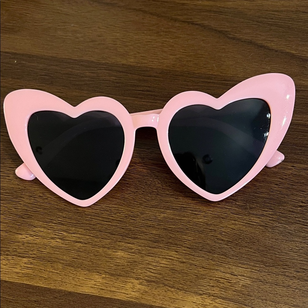 Chic Pink Heart Sunglasses